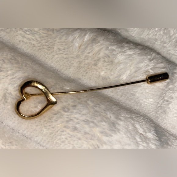 Set Of 2 Gold Tone Vintage Brooches - Locket & Open Heart Pins - Picture 4 of 5